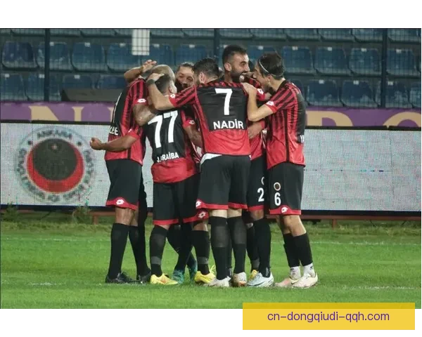 乌尼昂苏扎诺主场2-0战胜拉梅恩斯稳居榜首，展示强劲实力